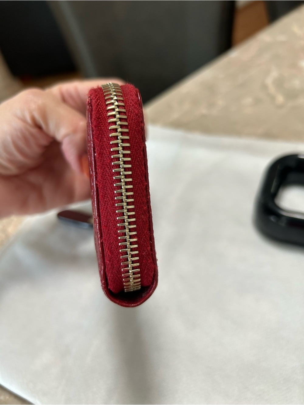 Gucci Embossed GG Leather Wallet in Rich Red - Picture 10 of 11